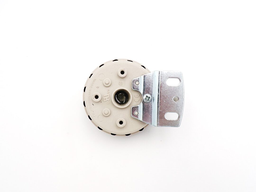 NBK-20828 PRESSURE SWITCH WITH BRACKET - Image 3